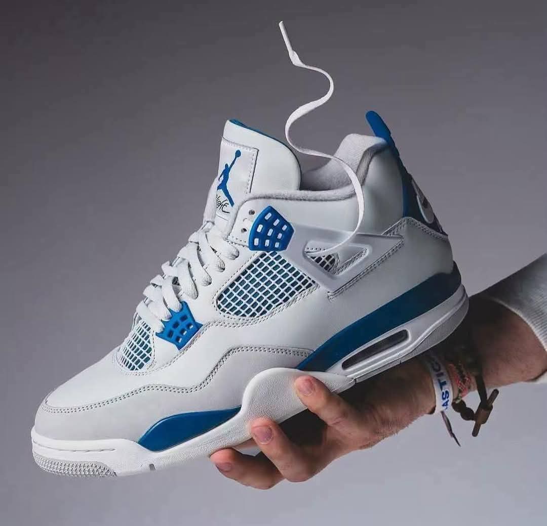 Nike Air Jordan 4 Retro Military Blue sneaker